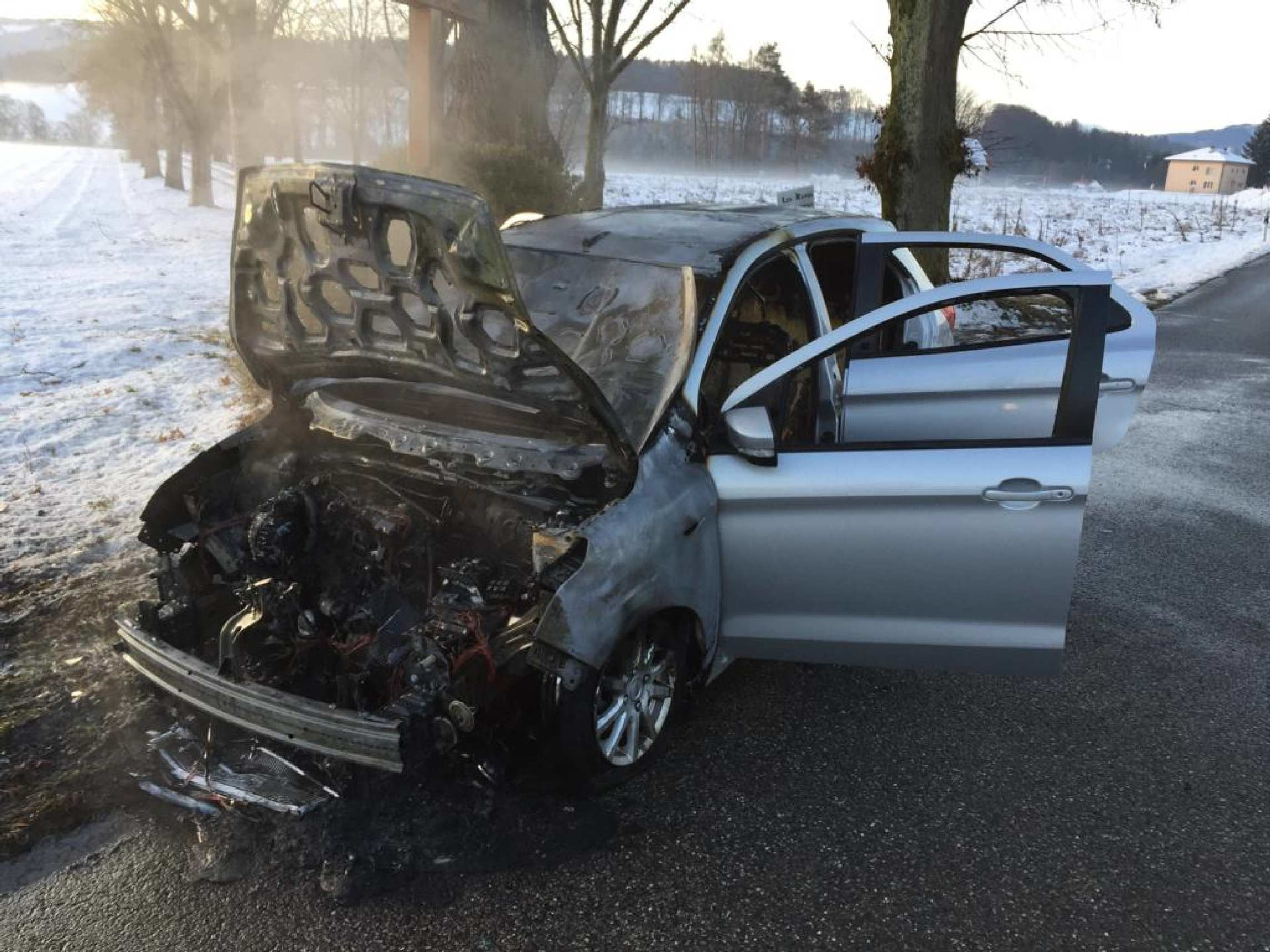20190208_voiture_en_feu_Matran2