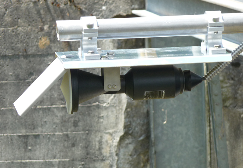 Exemple de station hydrométrique et d’un radar de mesures des hauteurs d’eau