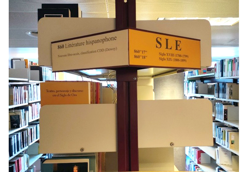 En 2026, les collections et le personnel de plusieurs bibliothèques de l’Université de Fribourg seront transférés à la BCU.