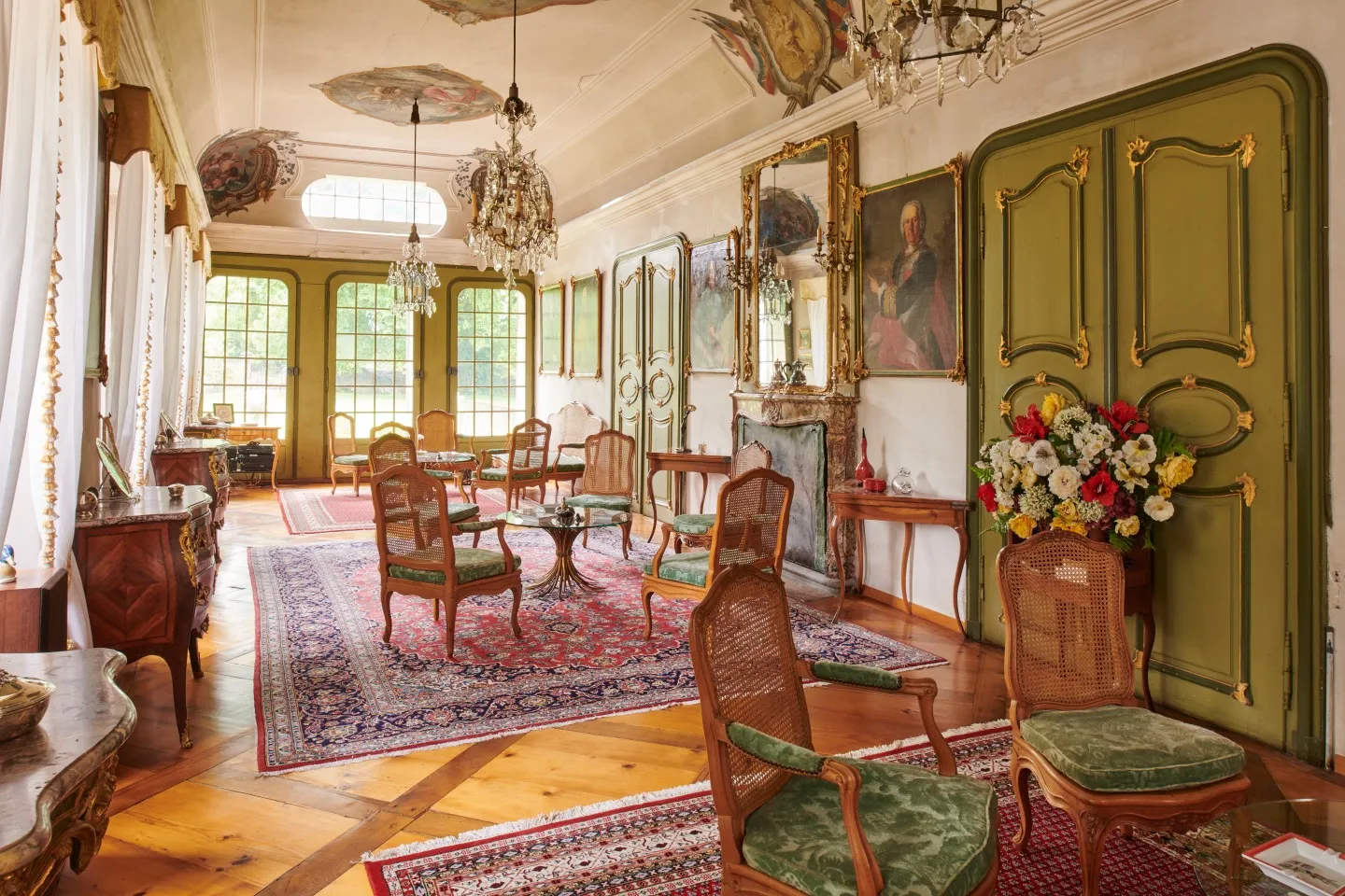 Intérieur d'un manoir meublé