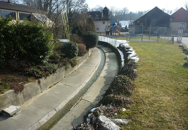 Ecomorphologie des cours d'eau. Classe IV : non naturel/artificiel