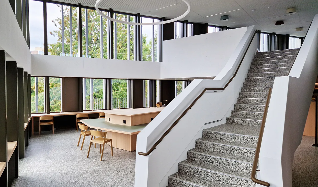 Escalier vers l'Attique et le Jardin cultivé