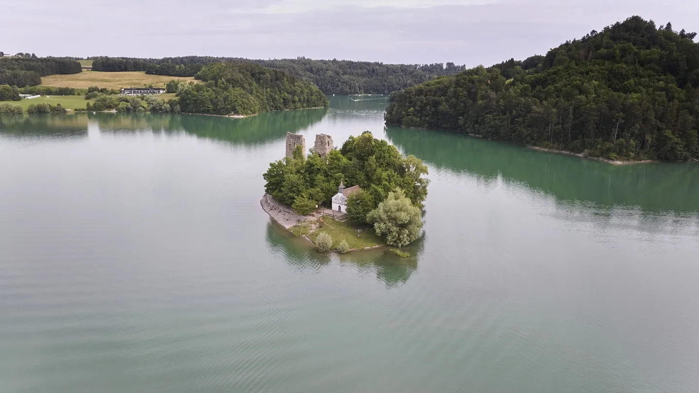 Les ruines de l’île d’Ogoz