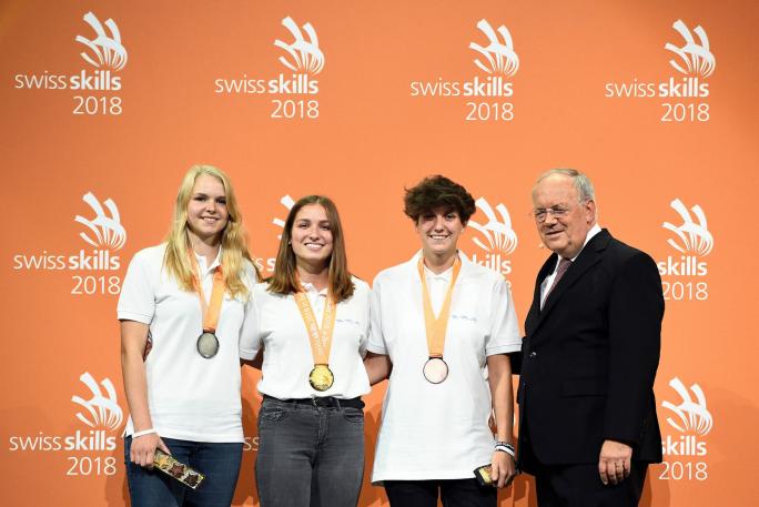 Médaille d'or pour Daniela Ziller d'Oberschrot (2e depuis la gauche)