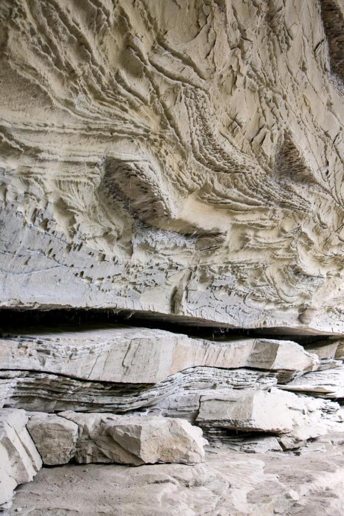 Erhaltene Sedimentstrukturen der Obere Meeresmolasse auf der rechten Seite der Saane zwischen Illens und Arconciel (GKB Nr. 80).