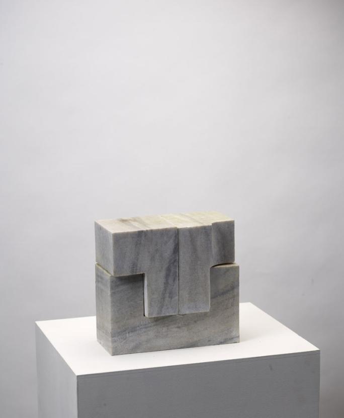 Emile Angéloz, Elément en trois pièces, pierre, 1967-1999