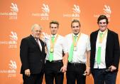 Médaille d'or pour Yannick Etter de Ried bei Kerzers (2e depuis la gauche)