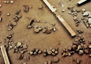 Cimetière de l'àge du Bronze moyen/récent dans la Broye