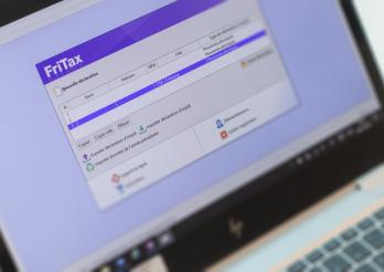 Le logiciel FriTax ouvert sur un ordinateur