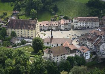 Site de l'ancienne Commanderie des chevaliers de Saint-Jean-de-Jérusalem à Fribourg, actuellement occupée par le Service des biens culturels.