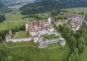 Grafenschloss Greyerz, Erinnerungsort von Greyerz und romantische Wiederbelebung des Mittelalters, zwischen 1270-1282 und 1476-1540 