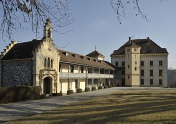 Château de Barberêche (Courtepin), 1528, transformé pour Alexis de Zurich par les architectes Johann Jakob Weibel et Hans Rychner qui en font l'une des plus belles propriétés de Suisse, 1839-1844, restauré en 1998-1992 par l'architecte Michel Waeber