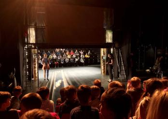 5000 Schülerinnen und Schüler und Lehrpersonen an den Veranstal-tungen in den Theatern und Kinos des Kantons