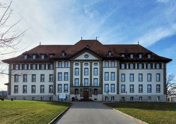 Ecole de Grangeneuve - bâtiment historique