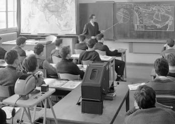 Genève Collège moderne, élèves au cours d’histoire, 1962