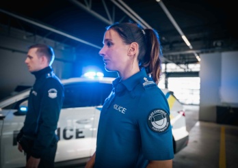 Les polices latines s’équipent de l’uniforme des polices suisses