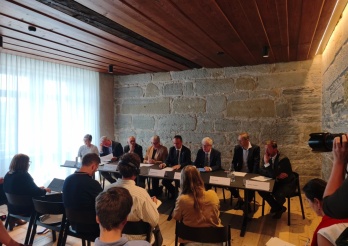 Le Conseil d'Etat face aux médias