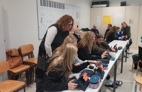 Medien und Informatik – 1 to 1: Besuch der OS Plaffeien