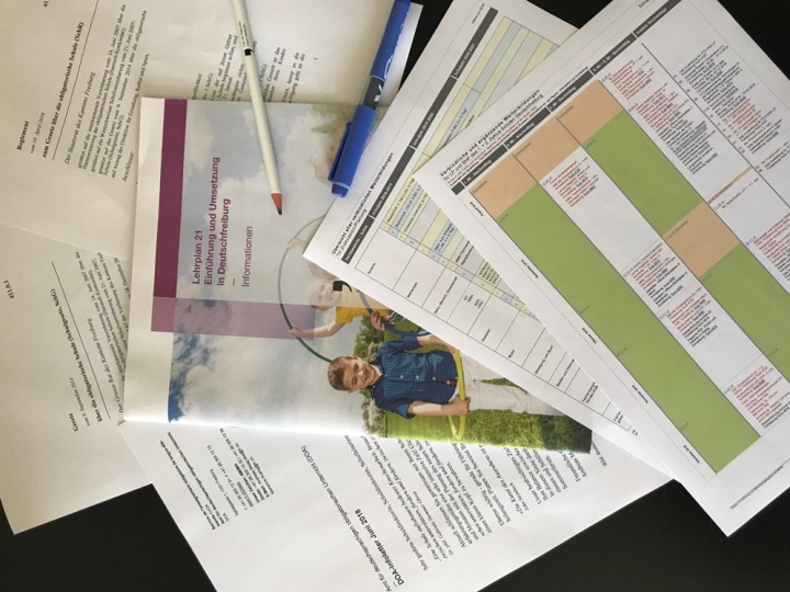 Bild vergrößern Documents de travail du DOA DE