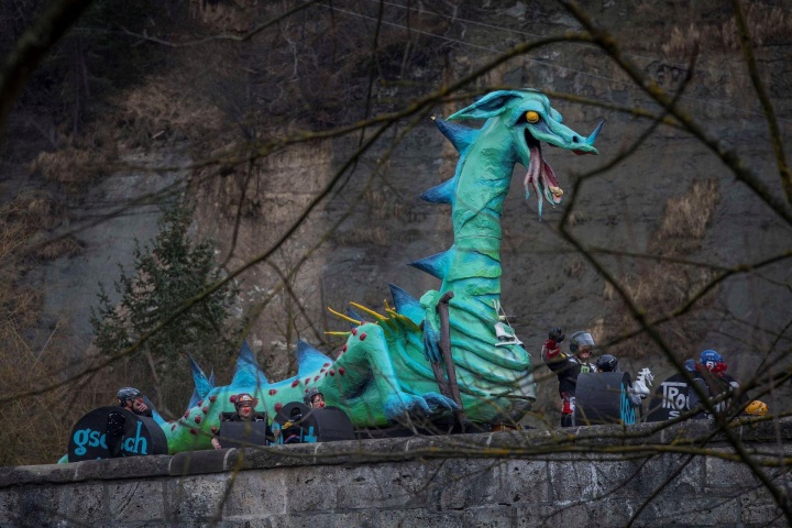 Agrandir l'image Coulisses Carnaval des Bolzes 2017, Dragon