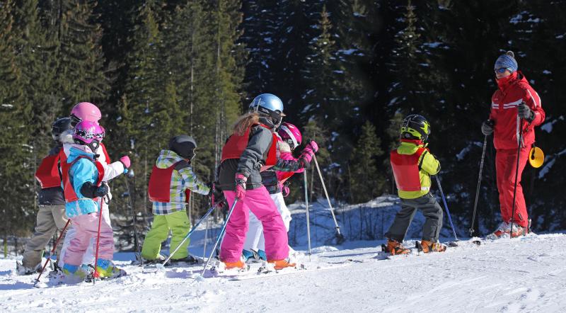 Ski enfants et moniteur