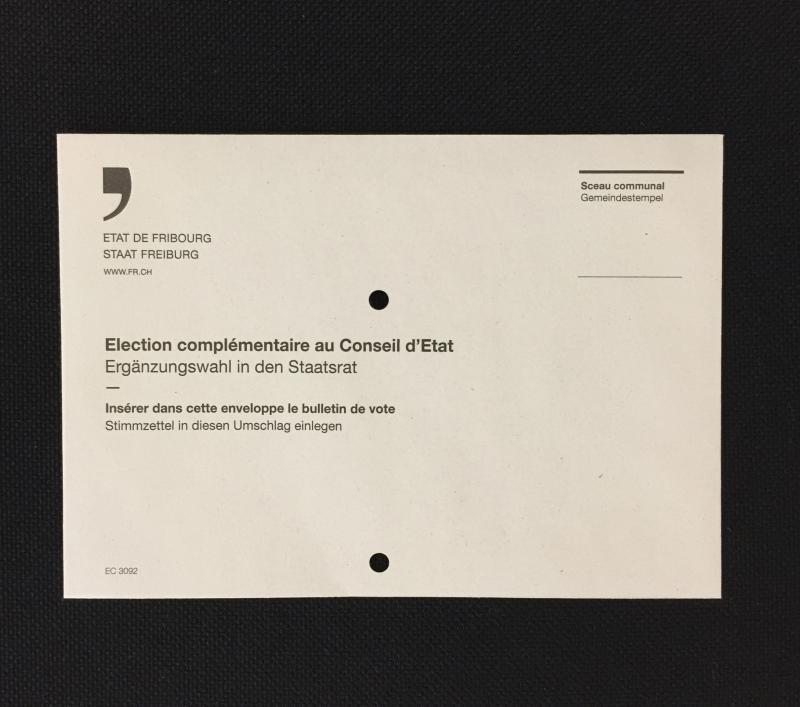 Enveloppe de vote perforée - Stimmcouvert mit Löchern