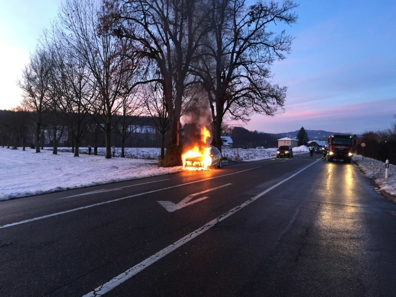20190208_voiture_en_feu_Matran1