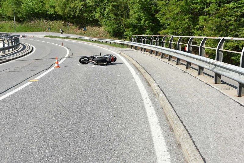 Motard grièvement blessé à Broc