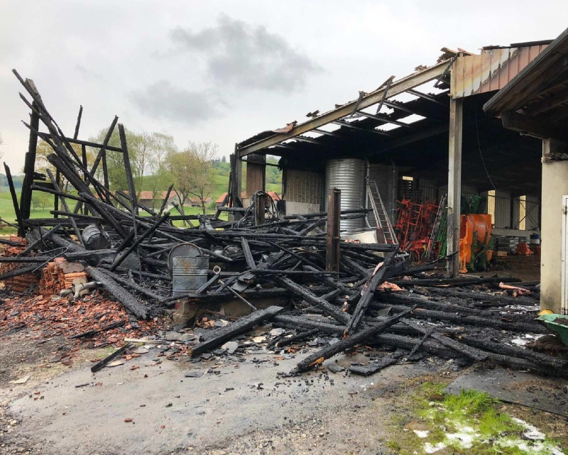 Brand einer Scheuer in Vuarmarens