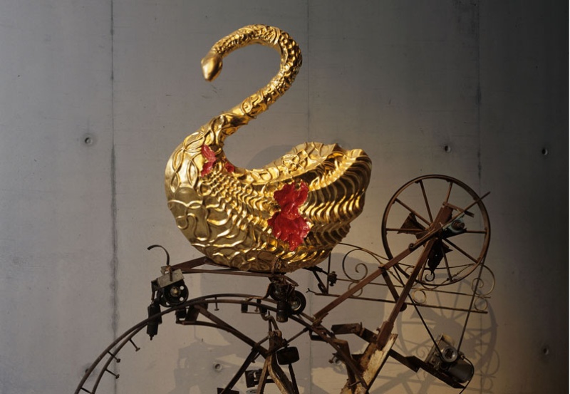 Une oeuvre de Niki de Saint Phalle, La Mythologie blessée, 1989