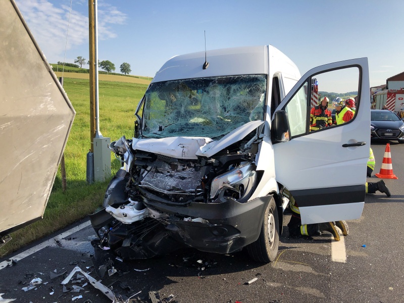 Une personne désincarcérée et une autre fortement choquée dans un accident à Villaz-St-Pierre