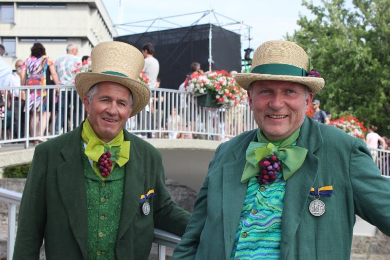 Yvan Regamey (à g.) et Gérald Vallélian médaillés d'argent à la fête des Vignerons 2019