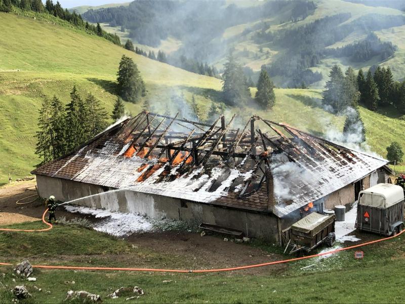 Un chalet d’alpage détruit par les flammes à Charmey
