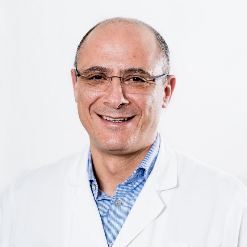 Prof.  Dr. med. Anis Feki -   Chefarzt der Klinik für Gynäkologie und Geburtshilfe des HFR Freiburg – Kantonsspitals (Bild HFR/Alexandre Bourguet)