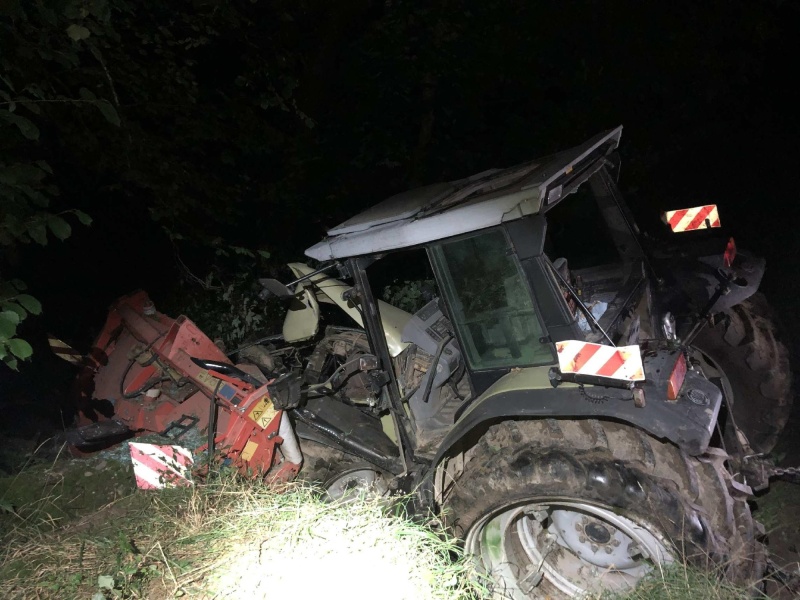 Un tracteur se met en mouvement fortuitement à Dirlaret / Traktor macht sich selbstständig