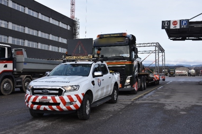 Les Polices romandes « professionnalisent » les accompagnements de convois exceptionnels (ACE) / Die Polizeikorps der Romandie «professionalisieren» die Begleitung von Ausnahmetransporten (ATB)