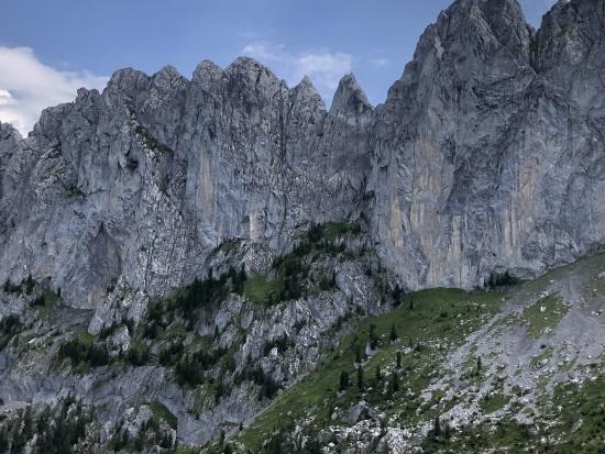 Un grimpeur expérimenté perd la vie dans la chaîne des Gastlosen à Jaun / Erfahrener Bergsteiger verliert sein Leben in den Gastlosen-Bergen in Jaun
