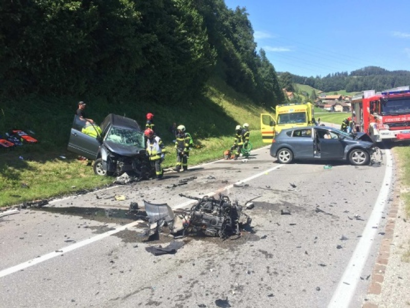 Trois blessés lors d’un accident de circulation à Enney / Drei Verletzte in Enney bei einem Verkehrsunfall