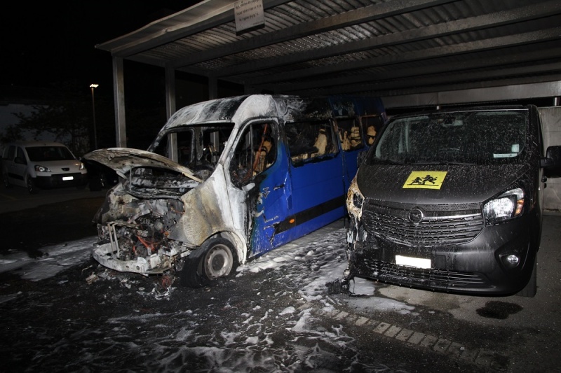 Une douzaine d’auteurs présumés d’actes de vandalisme à Villars-sur-Glâne identifiés / Ein Dutzend mutmassliche Täter von Vandalismus-Fällen in Villars-sur-Glâne identifiziert