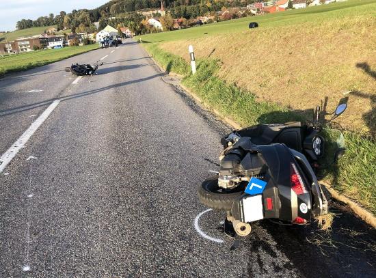 Deux élèves conducteurs blessés dans un accident de la circulation à Ursy / Zwei Fahrschüler bei einem Unfall in Ursy verletzt