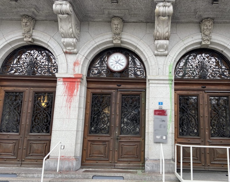 Déprédations sur plusieurs bâtiments en ville de Fribourg / Beschädigung mehrerer Gebäude in der Stadt Freiburg