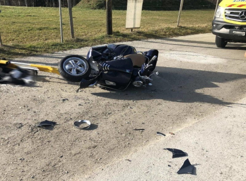 Un scootériste gravement blessé lors d’un accident de la circulation à Villarvolard/Ein Motorroller-Fahrer wird bei einem Verkehrsunfall schwer verletzt in Villarvolard