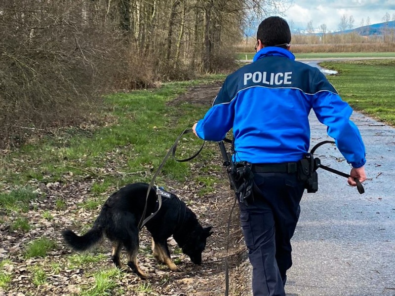 Une Genevoise signalée disparue depuis 2 jours sauvée par la police / Eine seit 2 Tagen als vermisst gemeldete Genferin von der Polizei gerettet