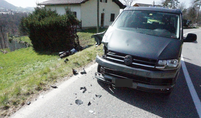 Motard blessé grièvement dans un accident à Giffers/Motorradfahrer bei Unfall in Giffers schwer verletzt