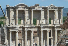 La bibliothèque dans l’Antiquité classique et sa place dans la cité