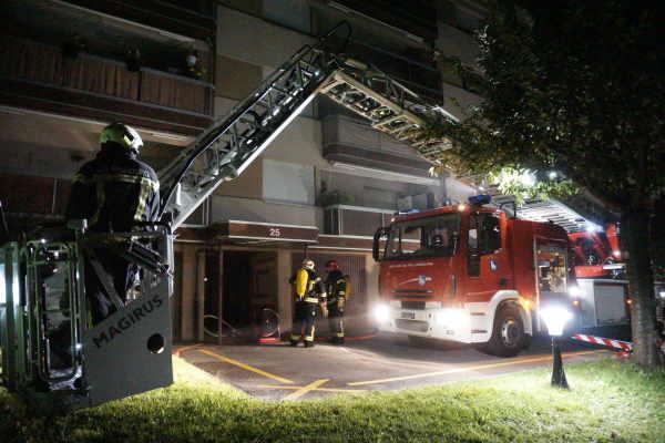 Dégagement de fumée dans un immeuble à Marly – Evacuation des habitants / Rauchentwicklung in einem Gebäude in Marly - Evakuierung der Bewohner