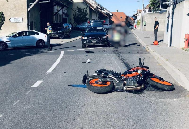 Une motocycliste blessée dans un accident de la circulation à Lugnorre / Motorradfahrerin bei Verkehrsunfall in Lugnorre verletzt