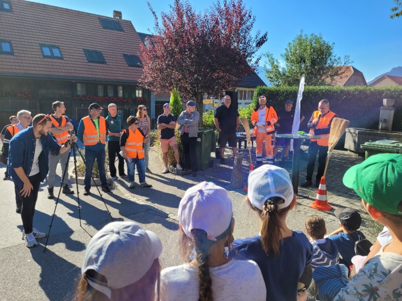 Coup de balai à Morlon en présence du Conseil d'Etat