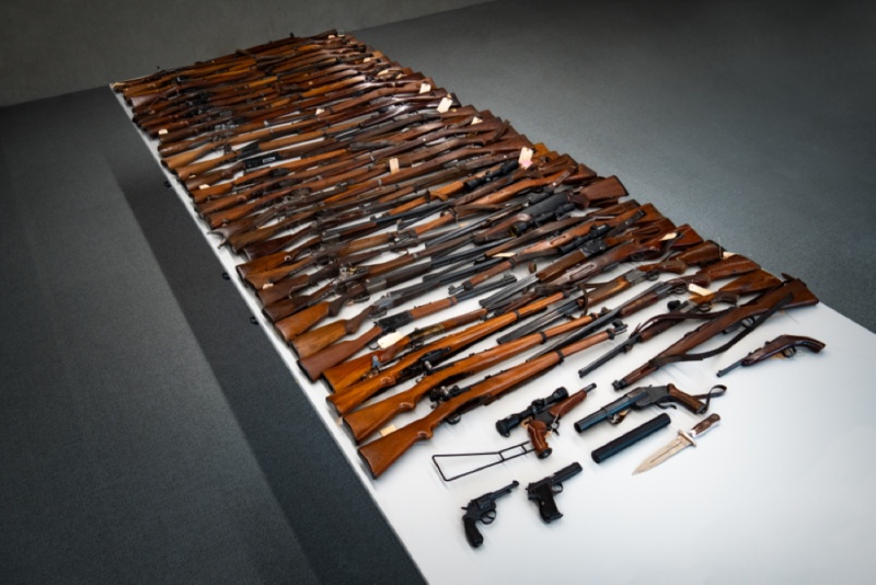 Infractions à la Loi sur les armes à Semsales / Widerhandlungen gegen das Waffengesetz in Semsales