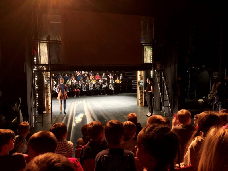 5000 élèves et enseignant-e-s dans les salles de spectacle et de cinéma-ma du canton